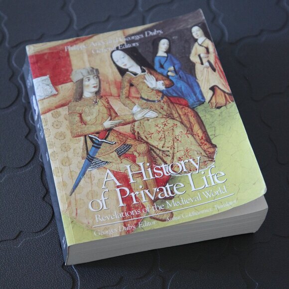 A History of Private Life: Revelations in the Late Medieval World. - Picture 8 of 8